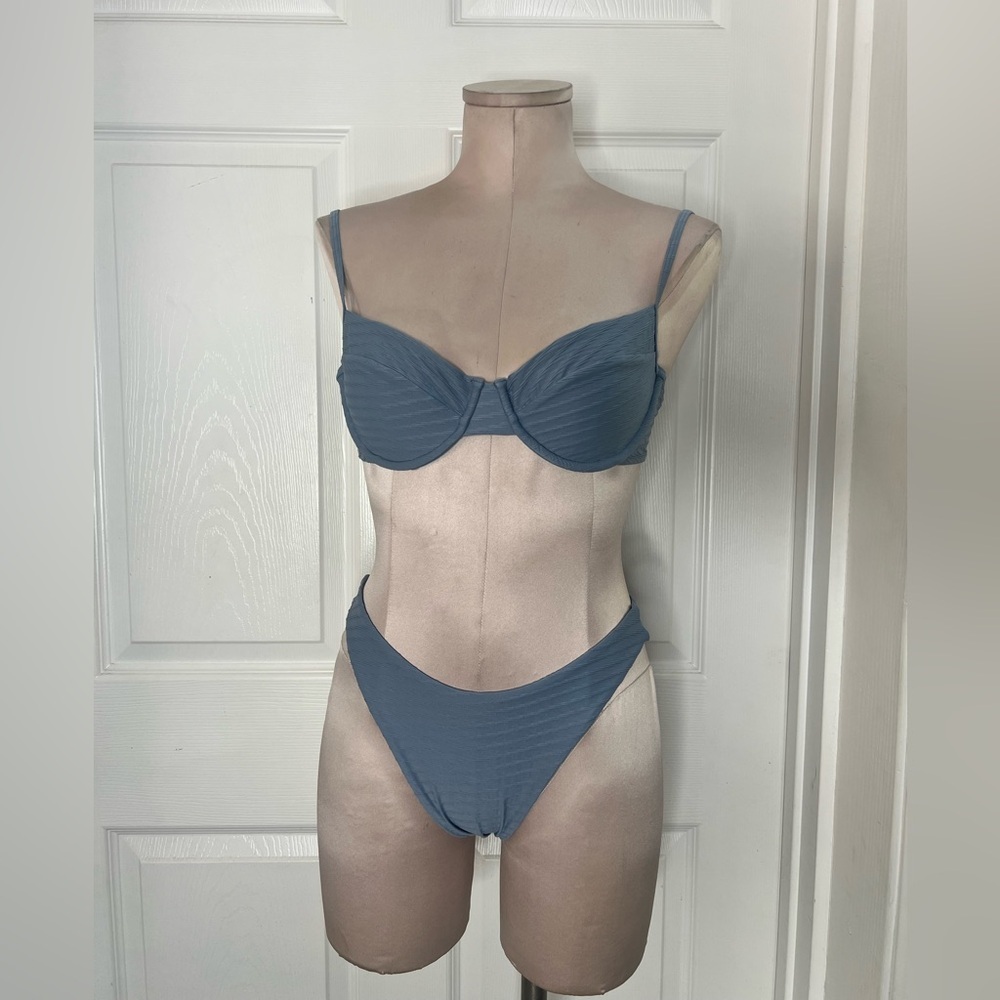 MONDAY SWIMWEAR Blue Underwire Bra Bikini Two Piece Swimsuit Sz S
